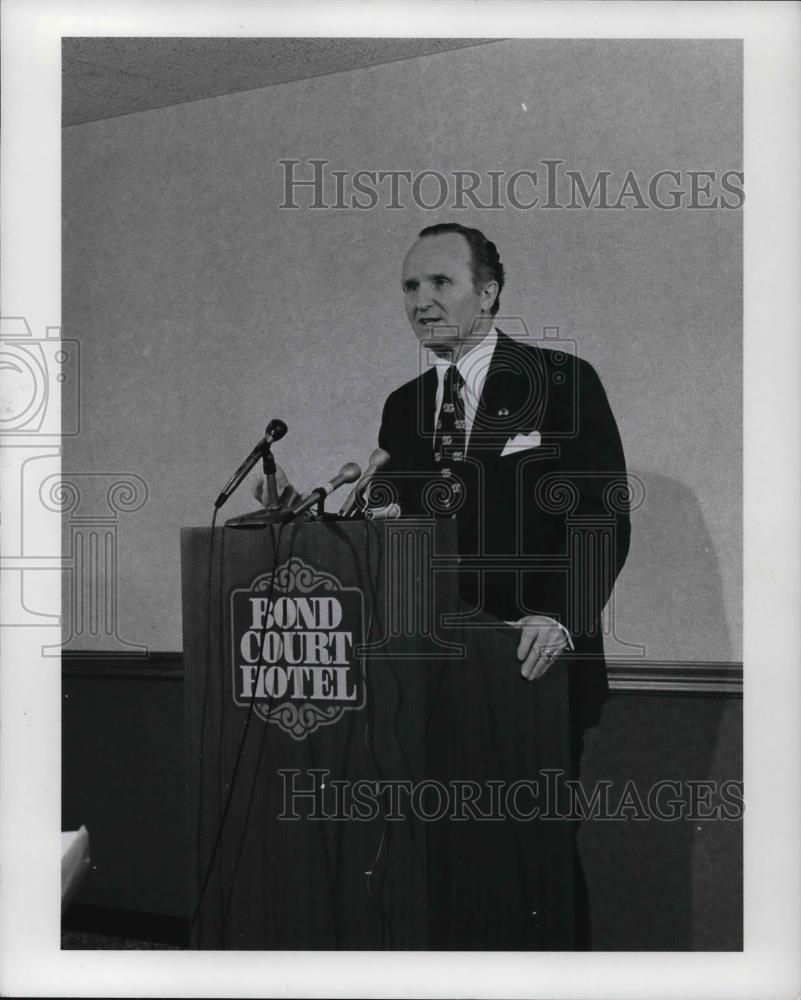 1976 Press Photo Robert D Lund - Historic Images