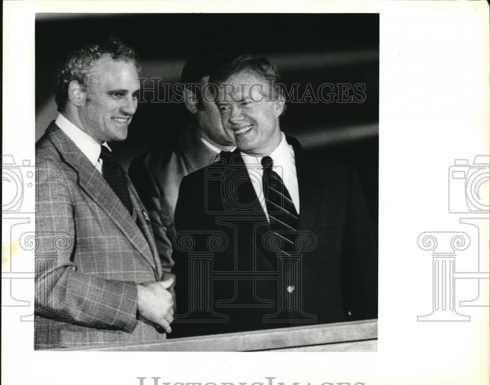 1980 Press Photo Pres Carter greets Transportation Sec Neil Goldschmendi - Historic Images