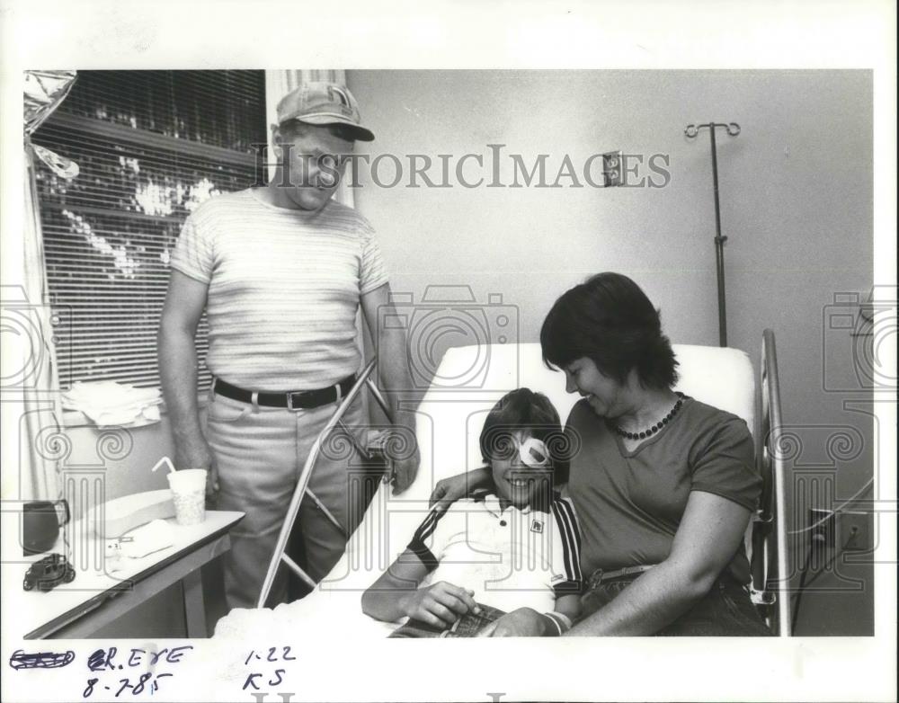 1985 Press Photo Daniel Dice, eye surgery, Good Samaritan Hospital, Portland ORG - Historic Images