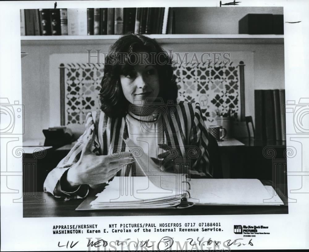 1984 Press Photo Karen E. Carolan of the Internal Revenue Service. - ora01574 - Historic Images