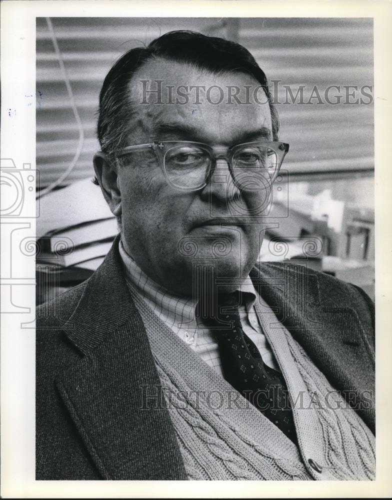 1979 Press Photo Malcolm E Bauer, senior associate editor of The Oregonian - Historic Images