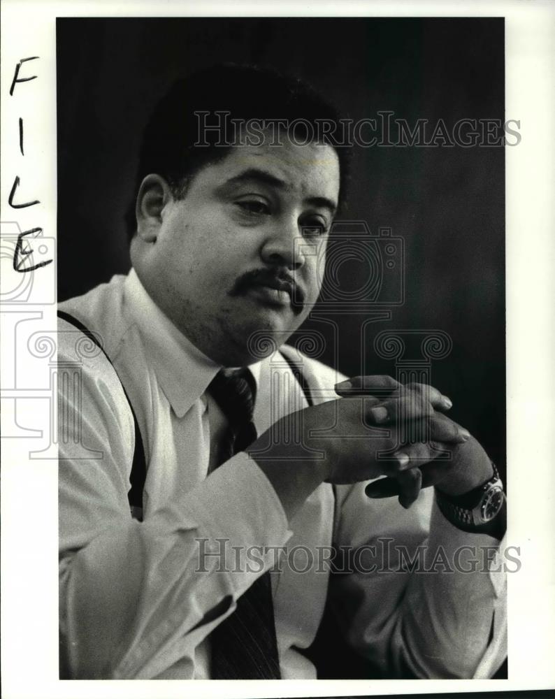 1987 Press Photo Mayor Darryl Pittman of East Cleveland interview at his office - Historic Images