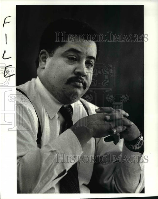 1987 Press Photo Mayor Darryl Pittman of East Cleveland interview at his office - Historic Images