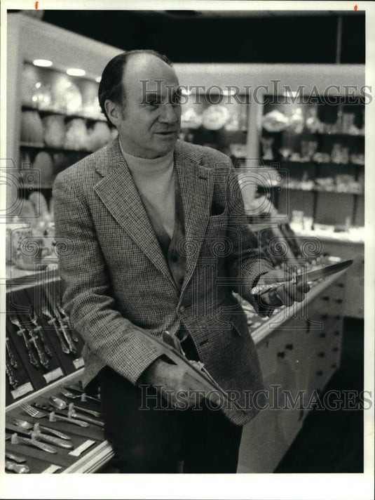 1980 Press Photo Schriebman Jewelers Owner Arnold Schriebman - Historic Images