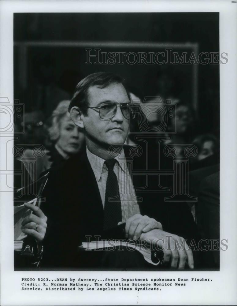 1982 Press Photo Dean Fischer State Department Spokesman - cvp21618 - Historic Images