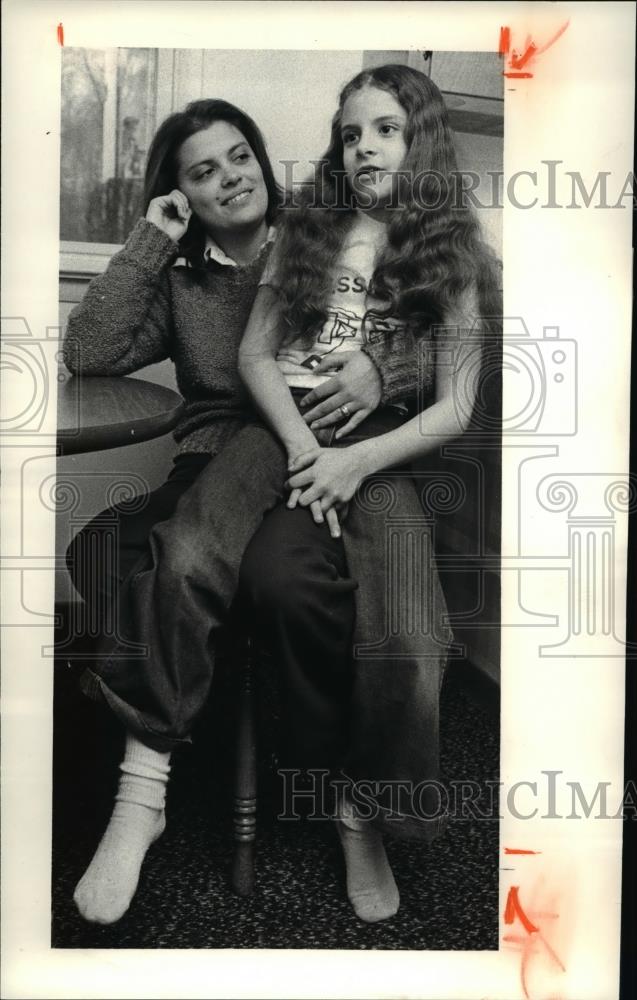 1981 Press Photo Diane Turocy and Lisa, nine year old - Historic Images