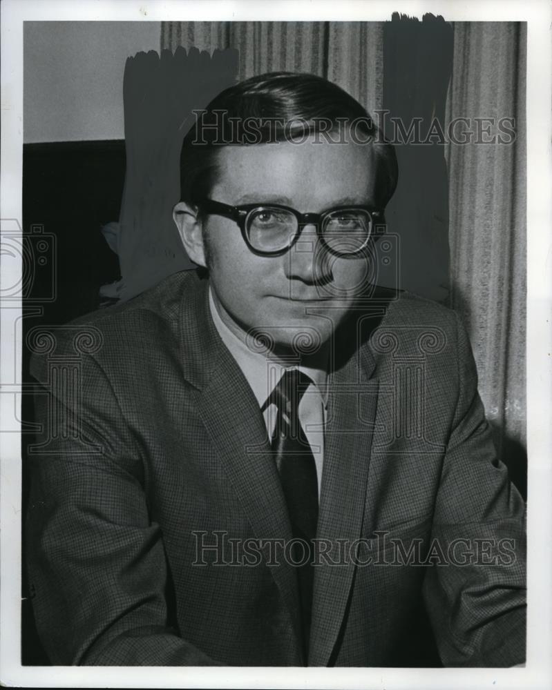1970 Press Photo Don Hoisington Asst Regional Manager for Volvo Western Dist Inc - Historic Images