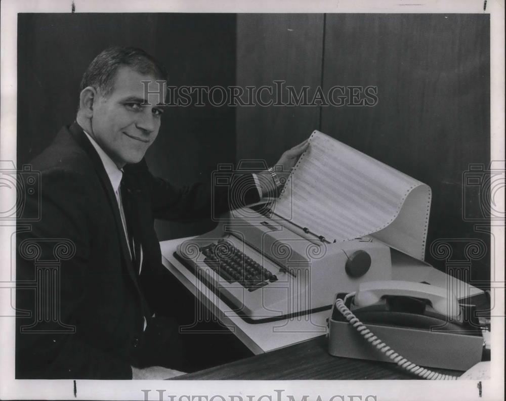 1969 Press Photo James C. Brotherton, 37, President of EDP Central, Inc. - Historic Images