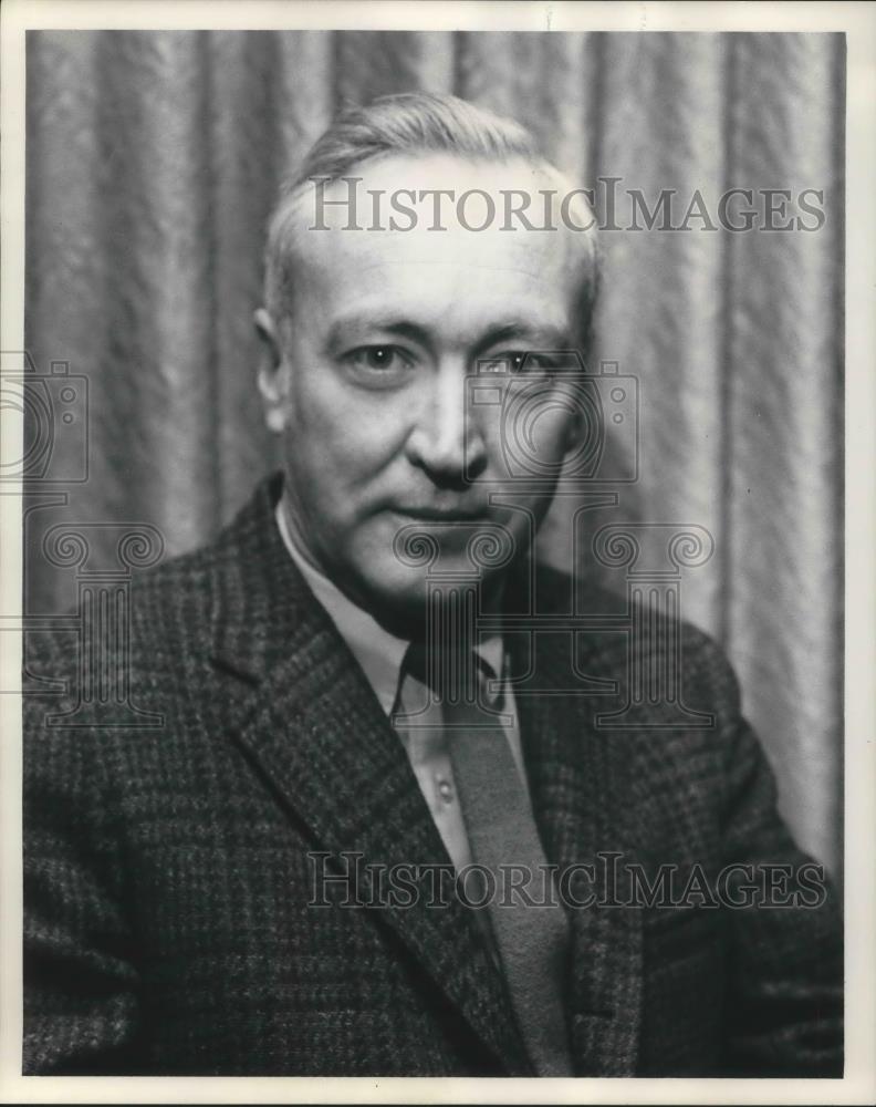 1972 Press Photo Edward R. Cony Reeds Fall Lecture Series Speaker - ora08539 - Historic Images