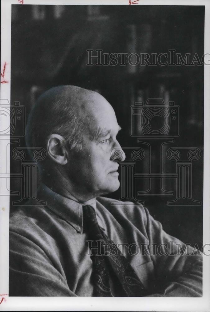 1977 Press Photo George Kennan American adviser, diplomat, political scientist - Historic Images