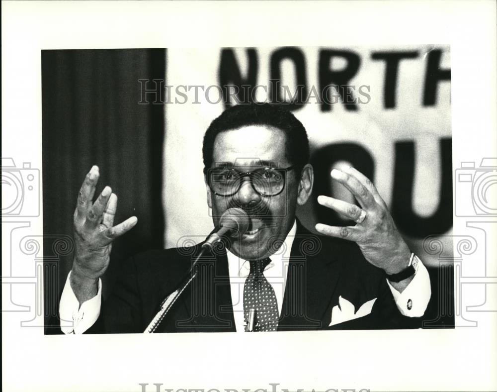 1986 Press Photo Clarence pendleton, Jr. - Historic Images