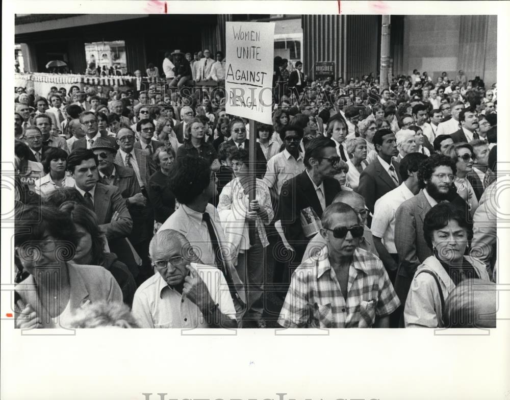 1980 Press Photo Crowd during Reagan&#39;s speech on Public Square - Historic Images
