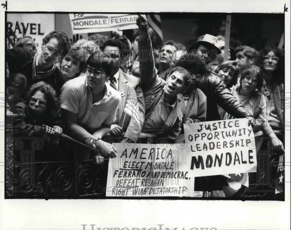 1984 Press Photo Rally for Walter F Mondale at The Arcade - Historic Images