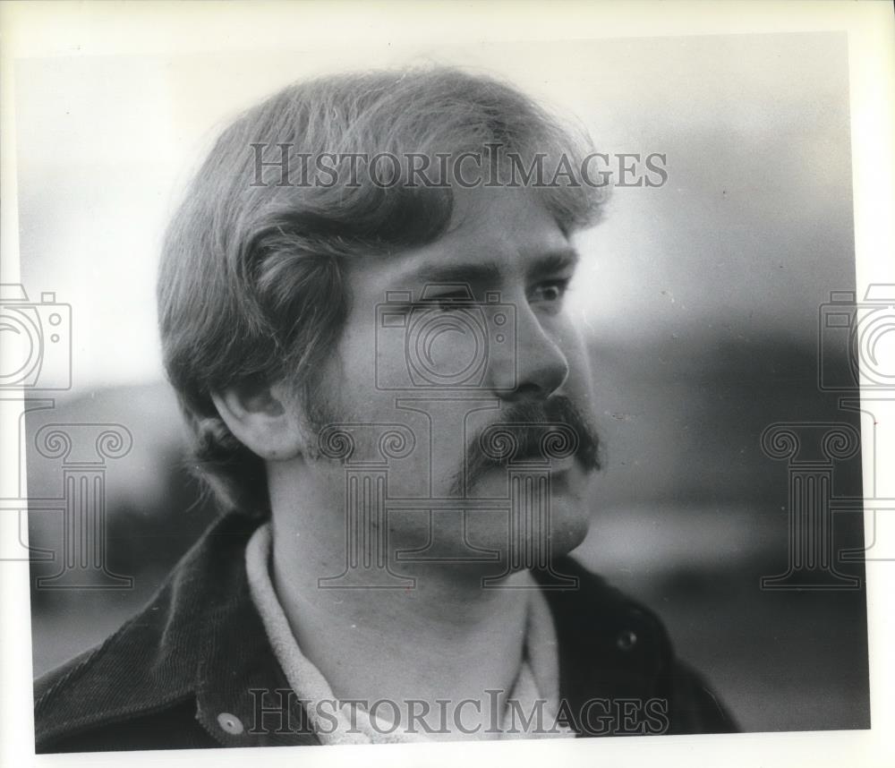 1979 Press Photo Wayne Brown serves in Russian Fishing trawler. - ora22507 - Historic Images