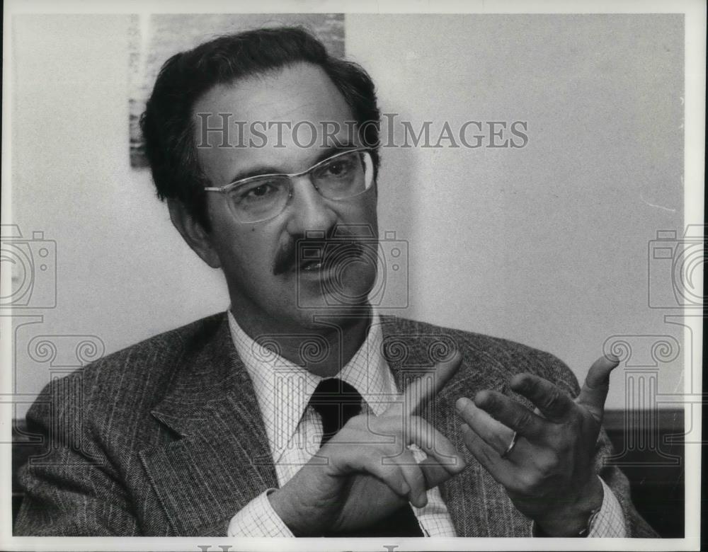 1977 Press Photo Theodore Jacobs During Interview in Washington - cvp20763 - Historic Images