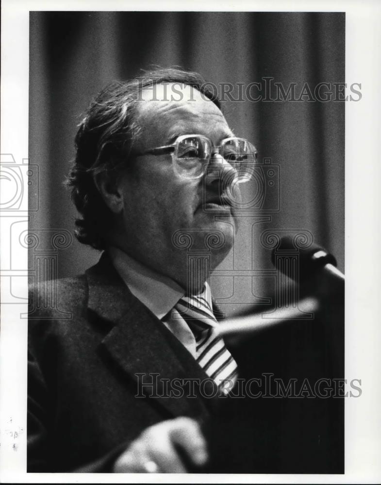 1986 Press Photo John Mortimer, Paradise Postponed author - Historic Images