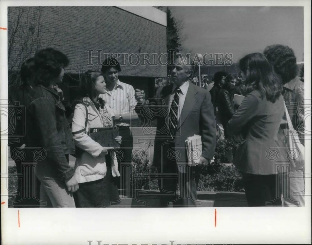 1978 Press Photo Professor Jack Higgins at Kent State University - cvp20862 - Historic Images