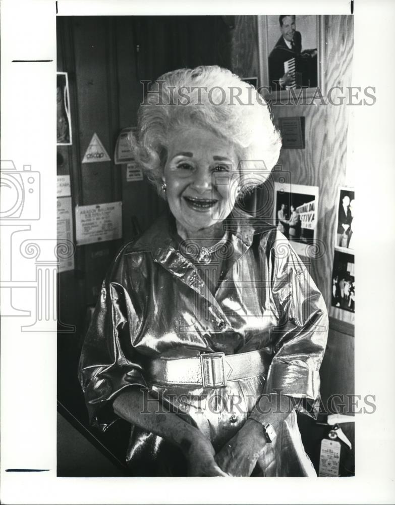 1987 Press Photo Aragon Ballroom owner Madeline Meyers - Historic Images