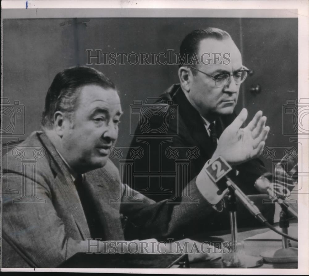 1969 Press Photo Henry Ford II (L) and a newsman in Detroit - ora30091 - Historic Images