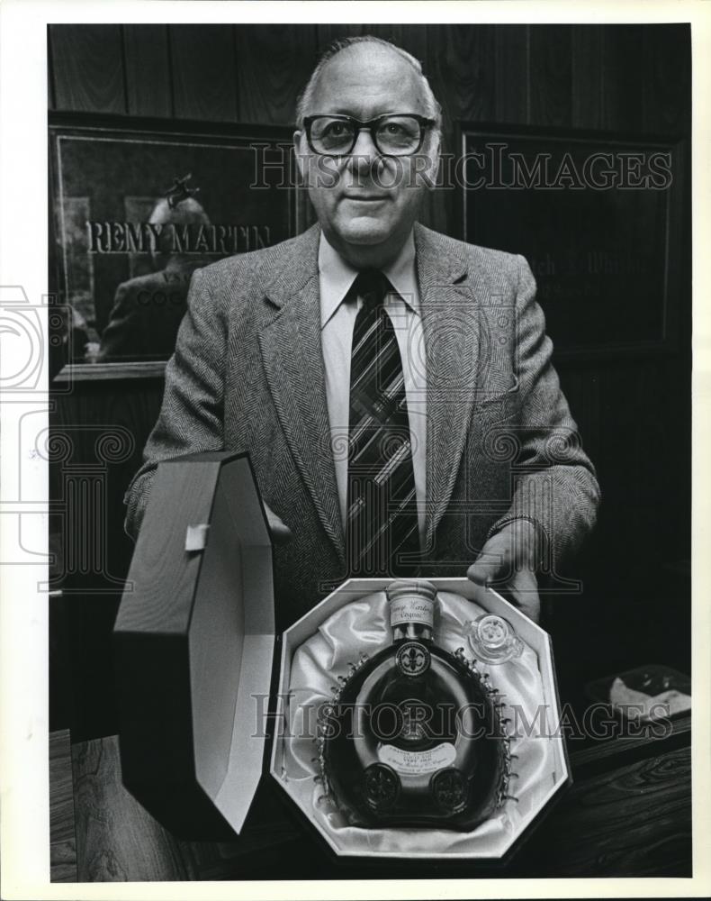 1983 Press Photo James Alex Sr. of American-Pacific Corp. - ora02972 - Historic Images