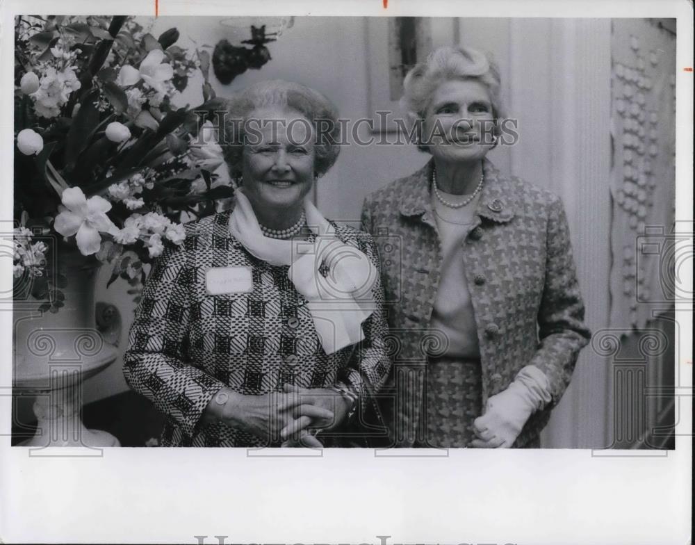 1977 Press Photo Mrs. Donald S. McBride - Historic Images