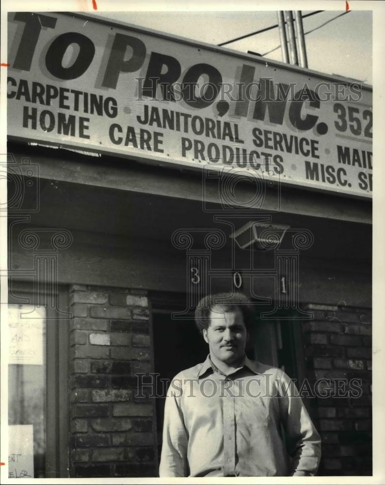 1981 Press Photo Thomas W. Procter, Owner of Top Pro Inc - Historic Images