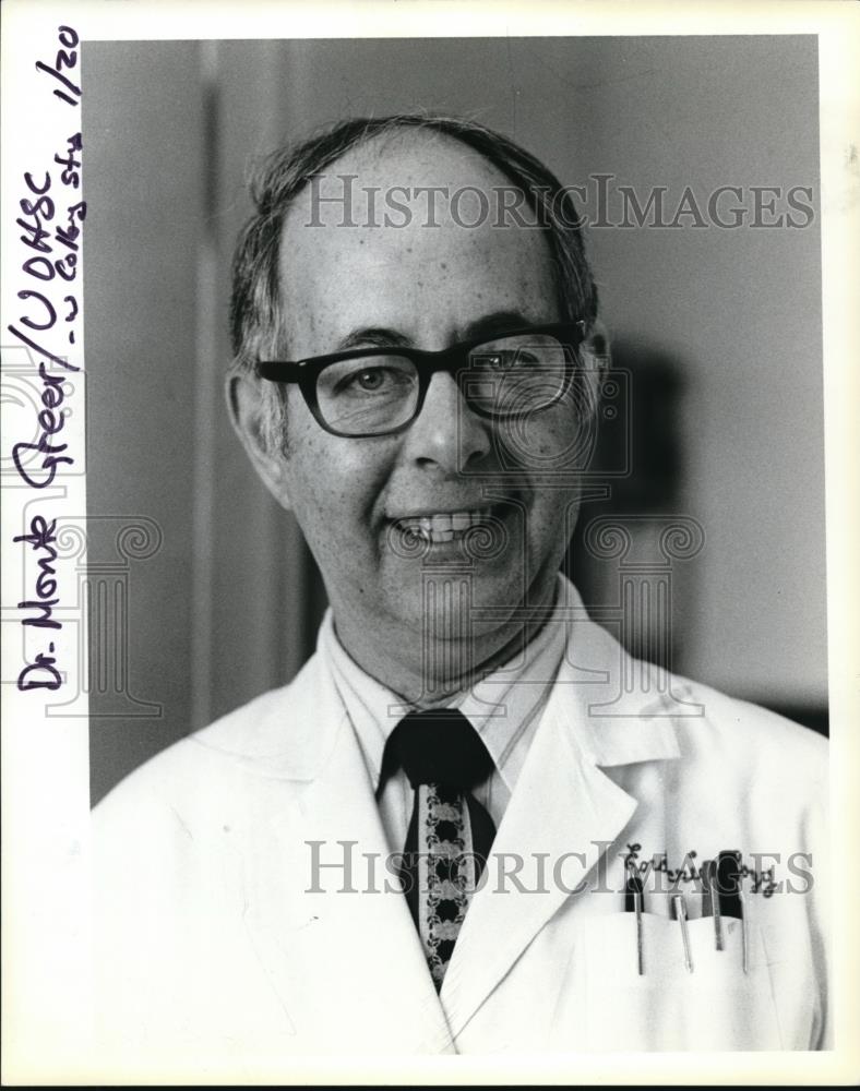 1980 Press Photo Monte Greer as he studies in UOHSC School of medicine - Historic Images