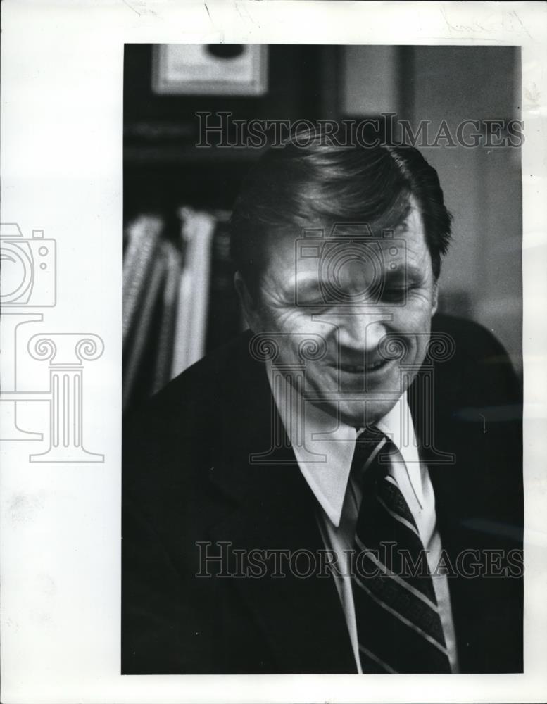 1976 Press Photo James H. Greenhalgh, director of Old Reliable University - Historic Images
