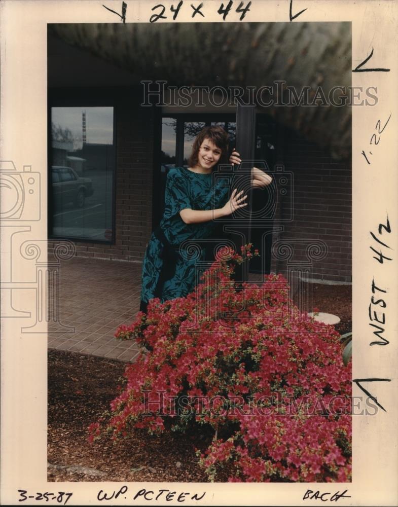 1987 Press Photo Denise Archer, Sunset High School Sophmore - ora02137 - Historic Images