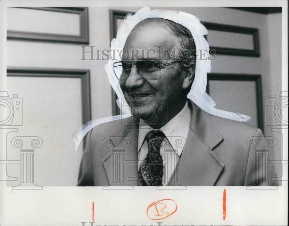 1978 Press Photo Mayor Harry E. Loder, North Royalton mayor - Historic Images