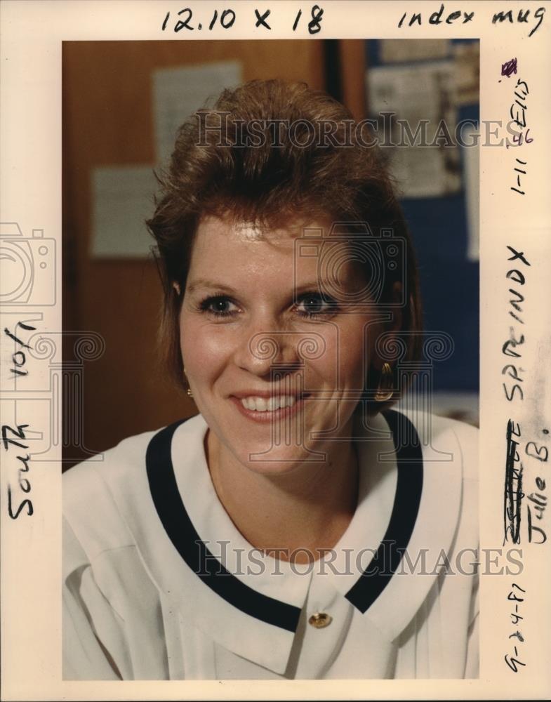 1987 Press Photo Julie Bauder, music teacher at Clackamas HS - ora02632 - Historic Images