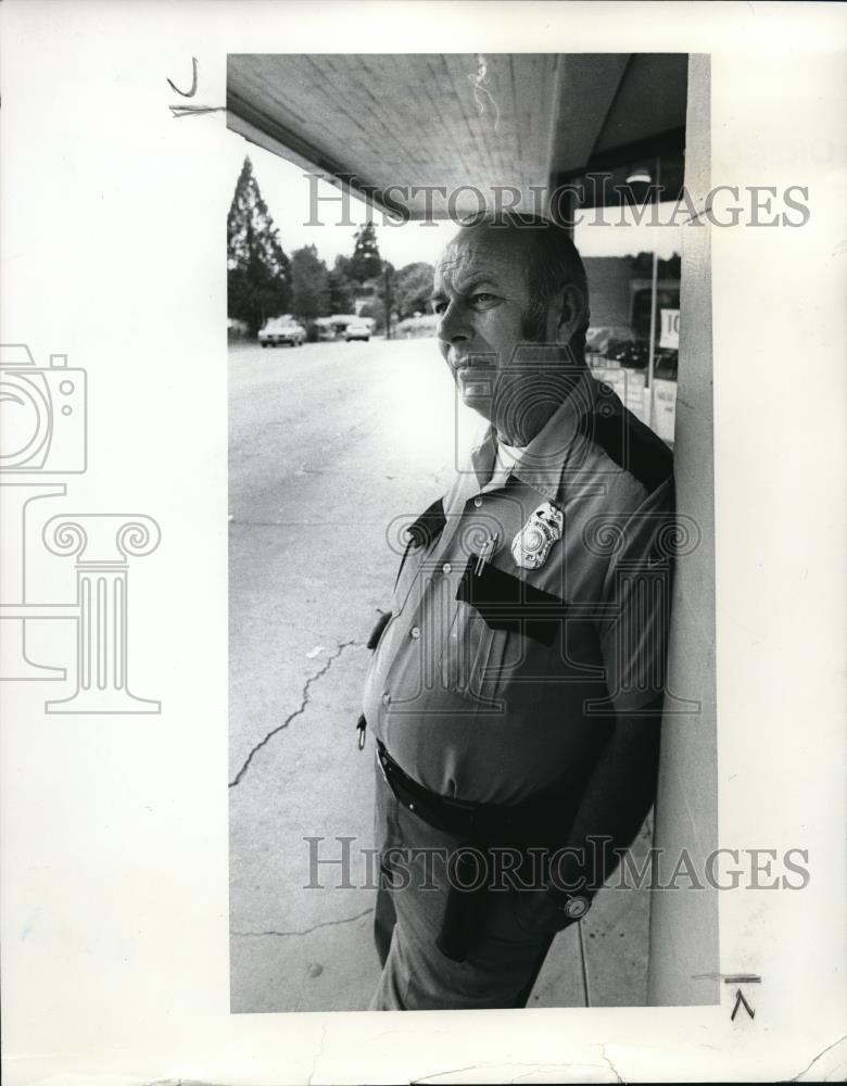 1976 Press Photo Paul Jackson Town Marshal - ora39897 - Historic Images
