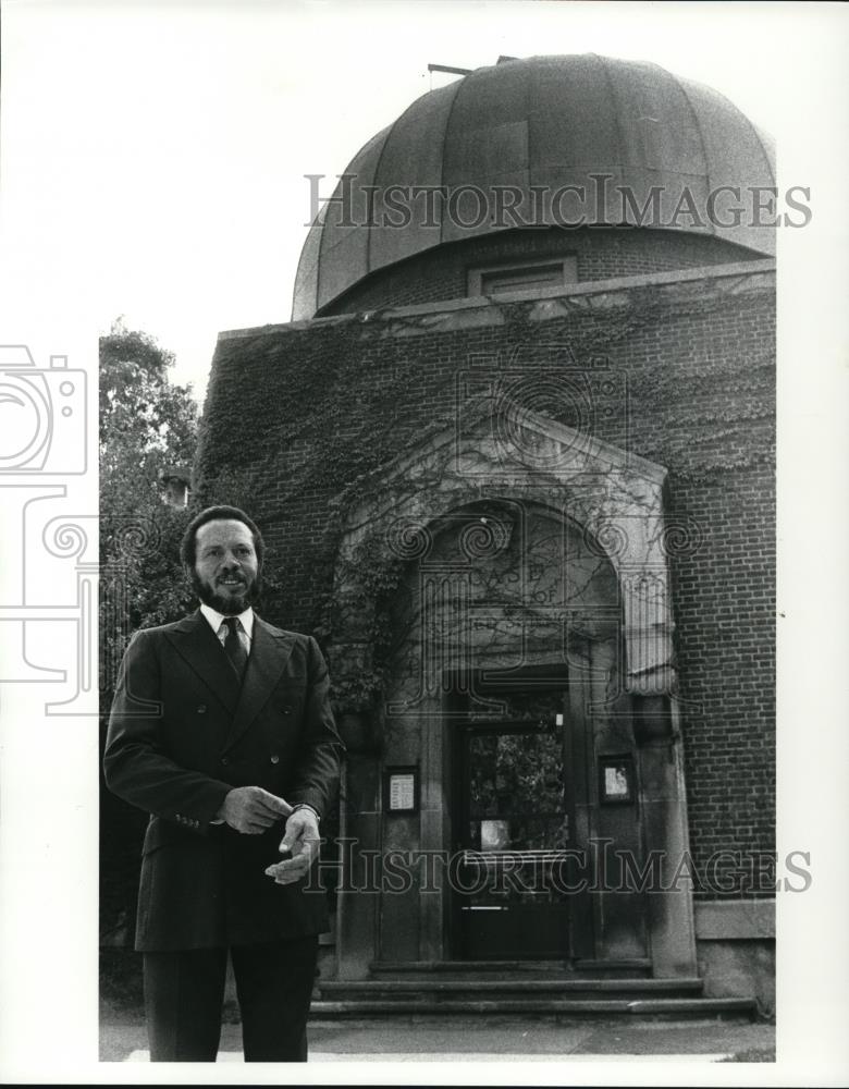 1983 Press Photo Alfred H Quarles chairman of TBA Cable - Historic Images