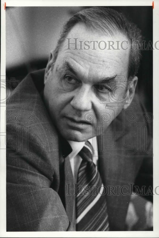 1981 Press Photo Edwin Newman - Historic Images