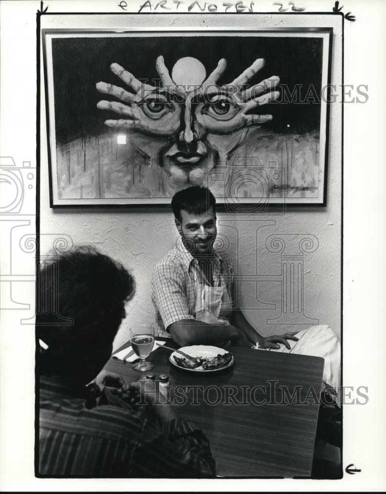 1985 Press Photo Jim Racchi a cook at Family Trio Rest and a Artist - Historic Images