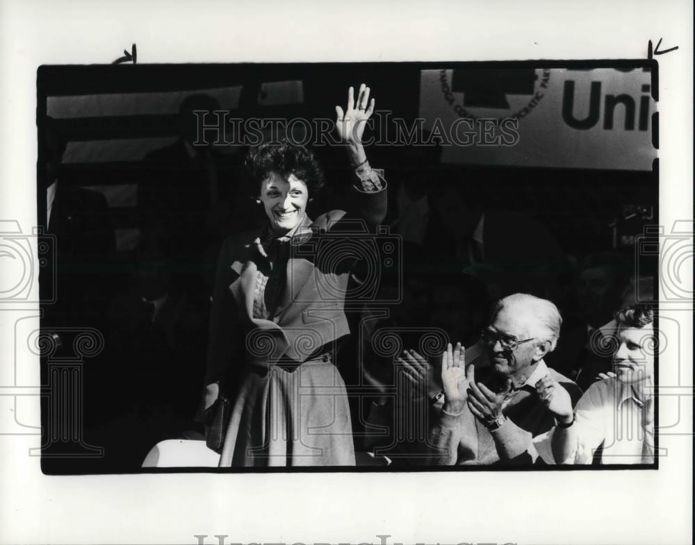 1984 Press Photo Joan Mondale at the Dem Steer Roast at the Metro Zoo - Historic Images