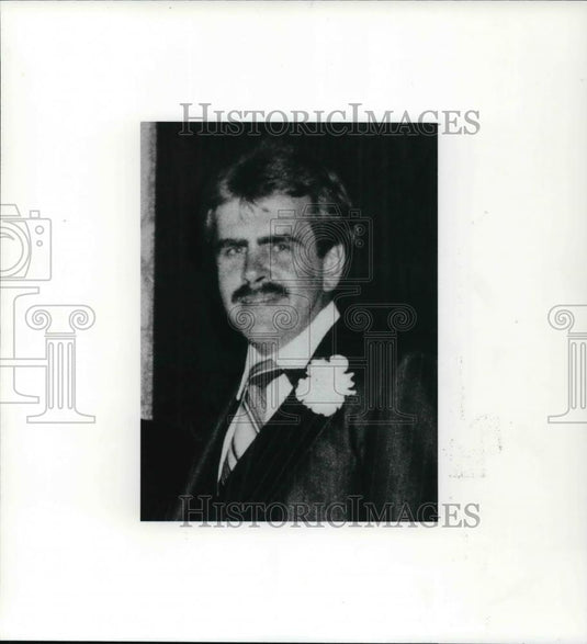 1986 Press Photo Walter Lukachinsky Jr. - Historic Images