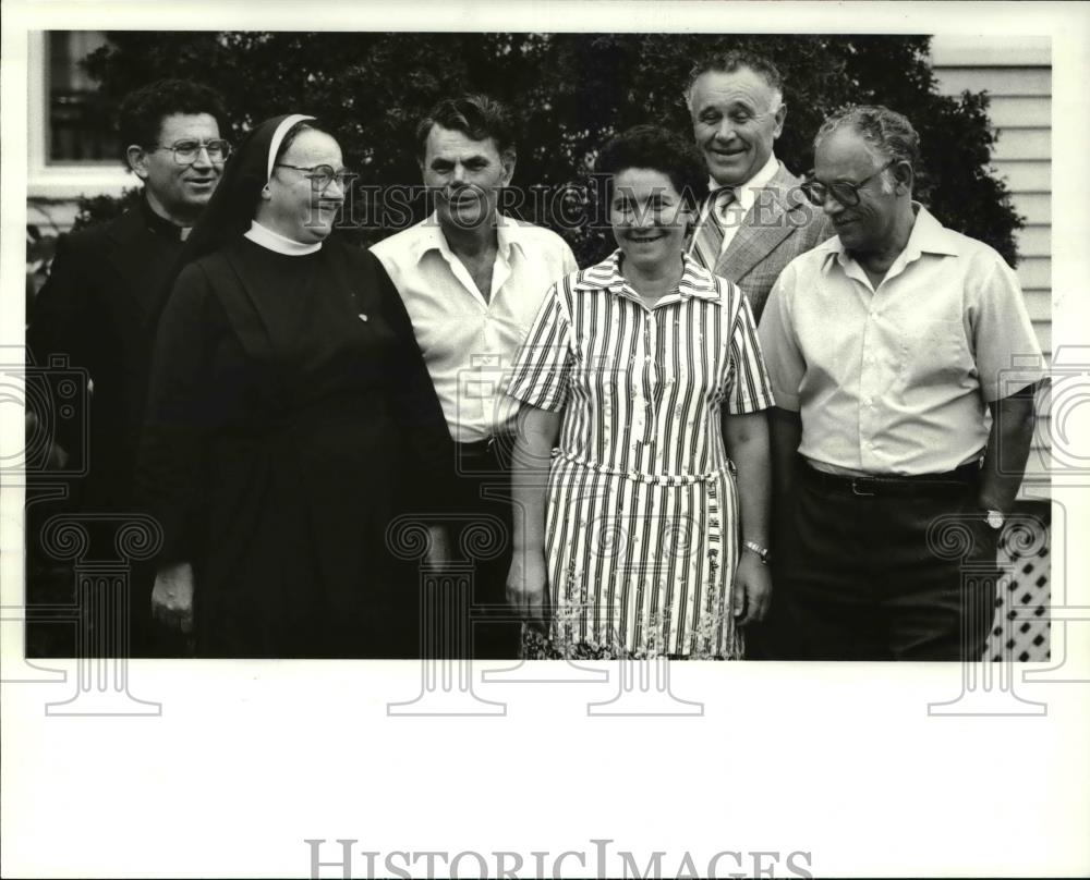 1986 Press Photo Prcela Family Reunion from left Fr. Bono Prdela O.F.M. - Historic Images