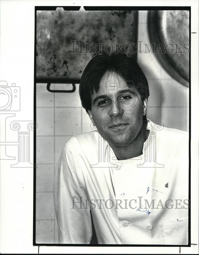 1987 Press Photo Mark Pariano of the Princess Di Restaurant - Historic Images