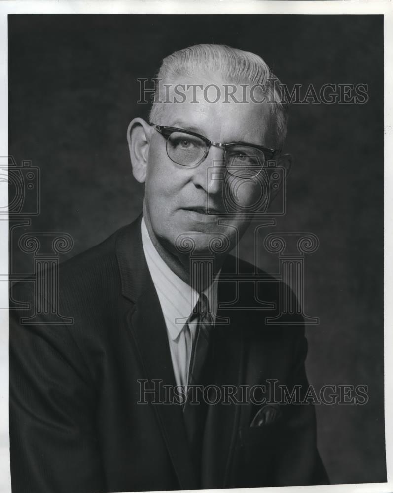 1969 Press Photo Walter W. Birtchet District Manager for Western Freight Assn. - Historic Images