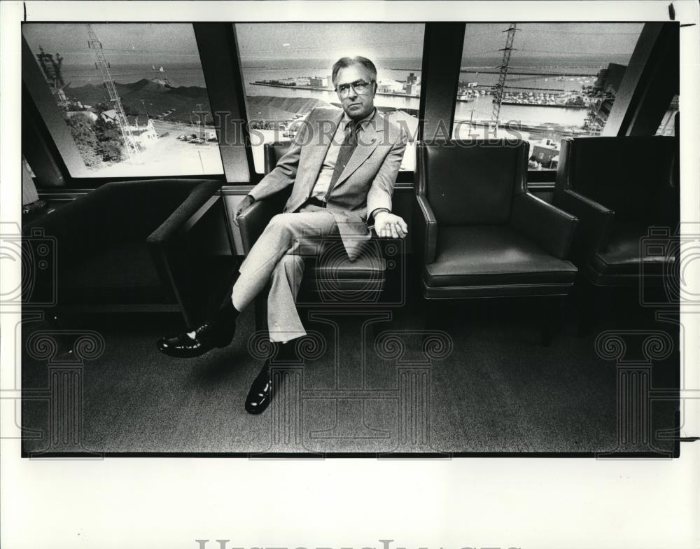 1983 Press Photo William E. Parker, Loraine mayor - Historic Images