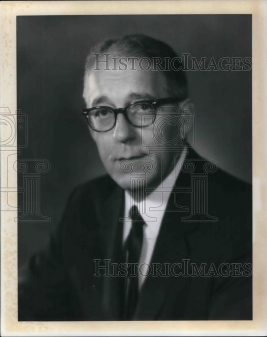 1971 Press Photo Virgil A. Hollis Vice President The Sherwin-Williams Company - Historic Images