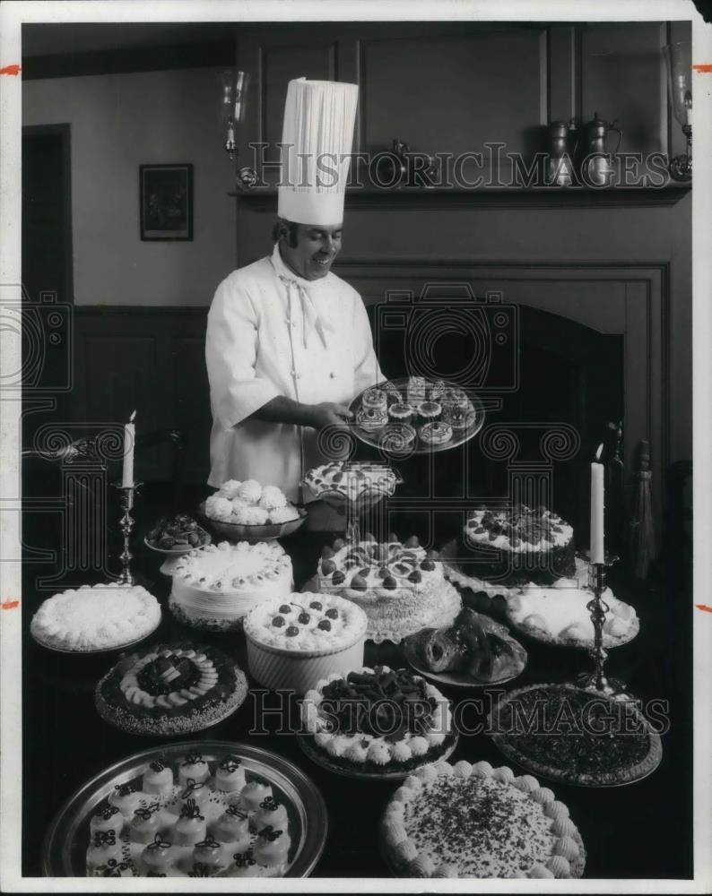 1978 Press Photo Rolf Herion Executive Pastry Chef for Colonial Williamsburg - Historic Images
