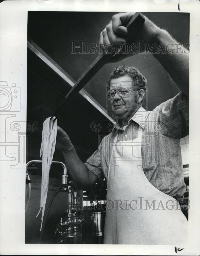 1980 Press Photo Robert W. Blanchard Portland School Superintendent. - ora03713 - Historic Images
