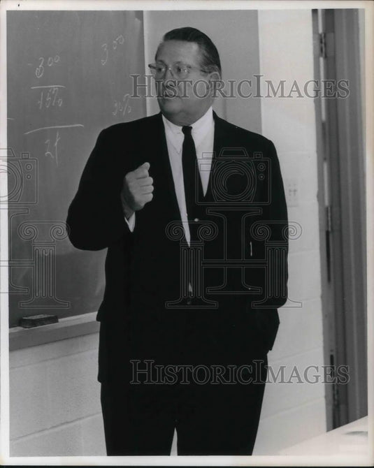 1975 Press Photo Harry E. Figgie Jr. ATO Inc. - cvp21452 - Historic Images