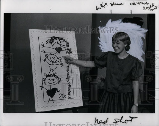 1984 Press Photo Molly LaRue Shaker Heights Senior High School Ohio Stamp Design - Historic Images