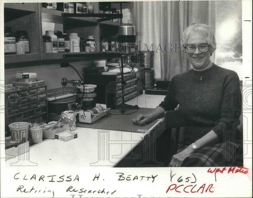 1984 Press Photo Clarissa H. Beatty -Oregon Regional Primate Research Center - Historic Images