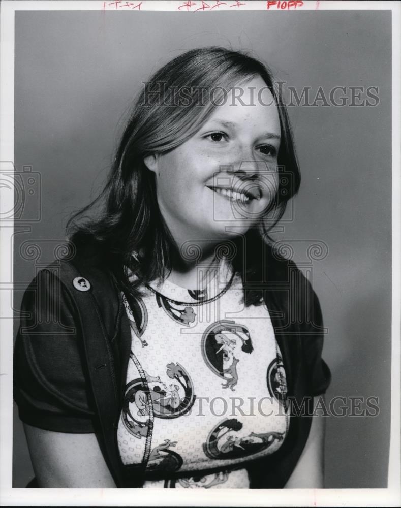 1977 Press Photo Suzy Peters - cva32970 - Historic Images