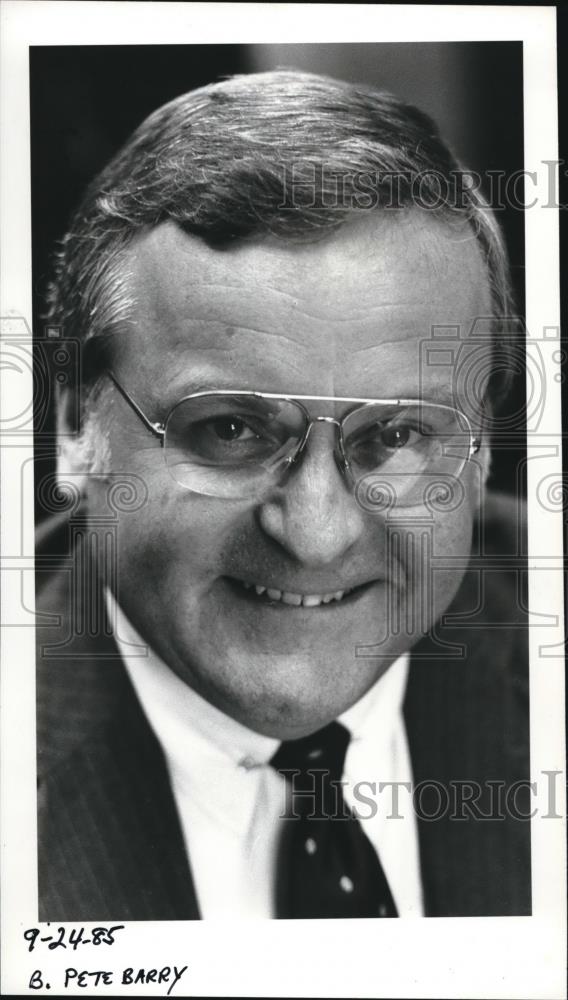 1985 Press Photo Peter Barry, sr VP & asst dir for Hutton in NY - ora02107 - Historic Images