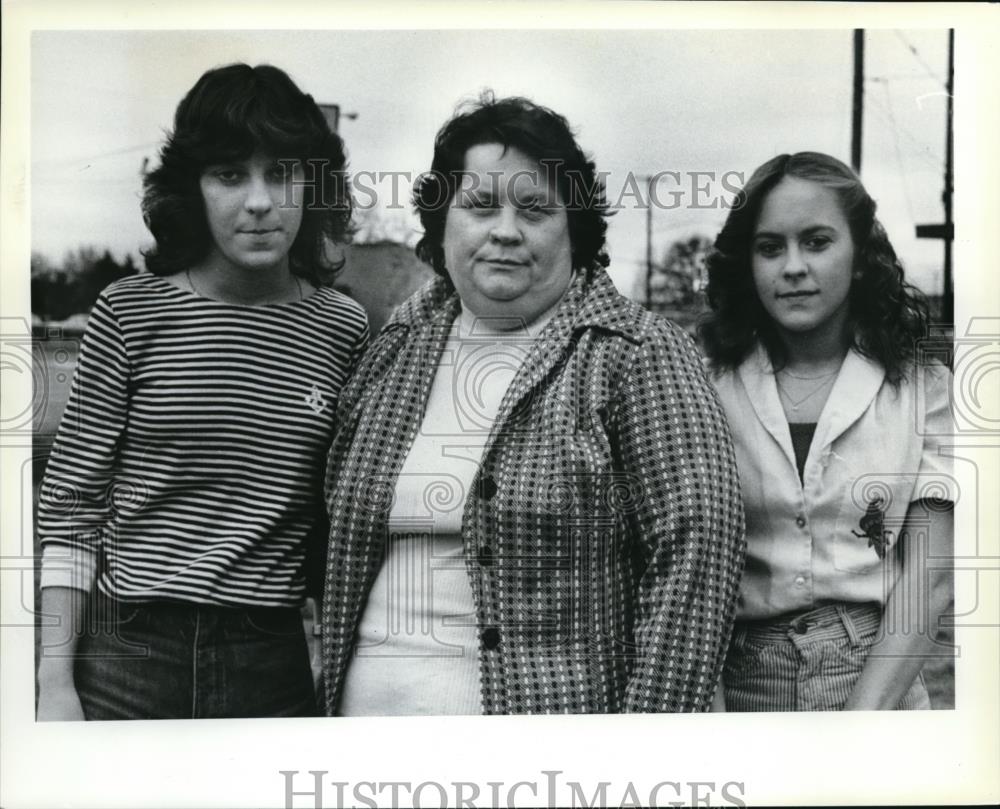 1982 Press Photo Wanda Giffford, Patti and Cheryl Temp Homeless - ora28915 - Historic Images
